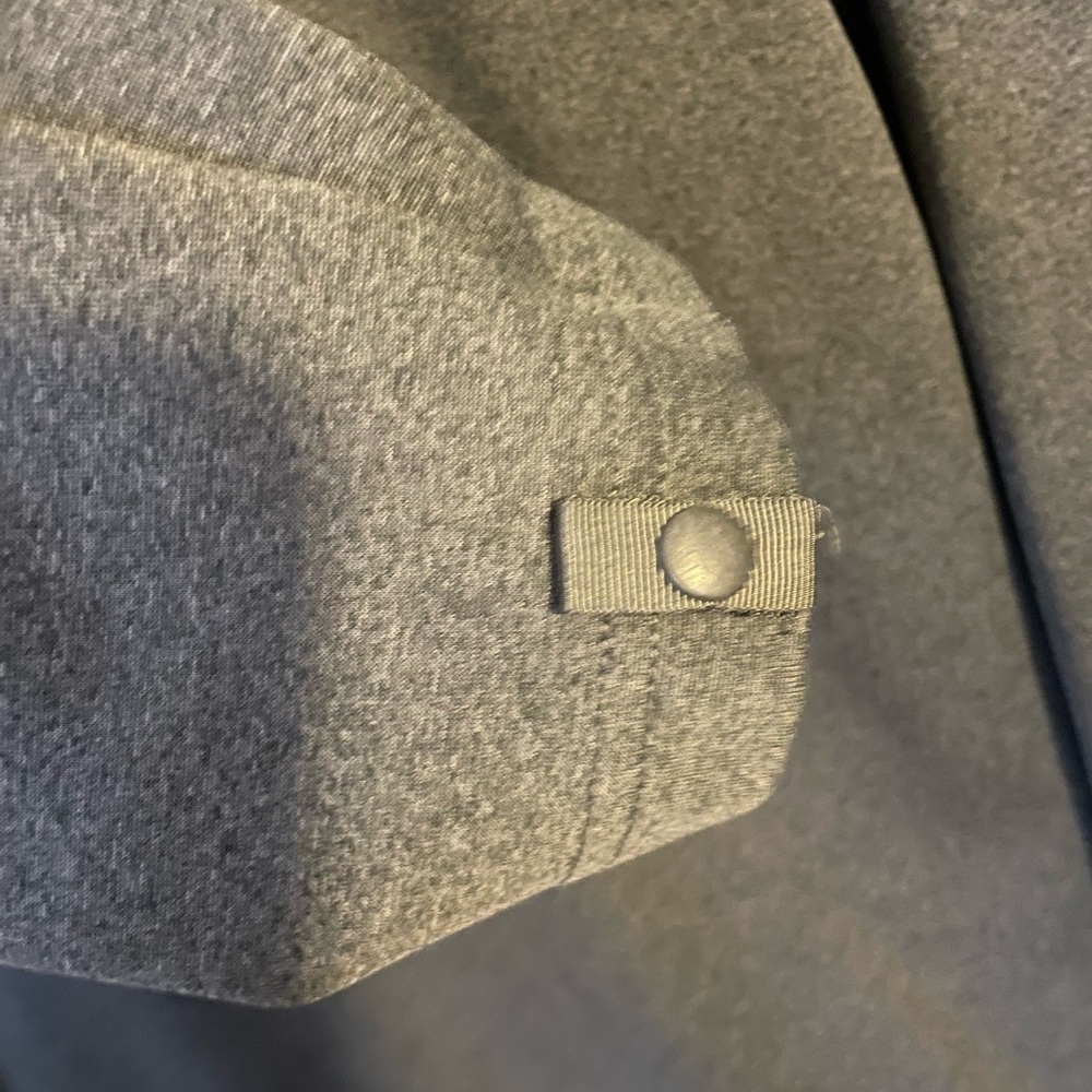 The North Face Men's Dark Gray Performance Windwall Jacket Size Medium - Picture 7 of 7